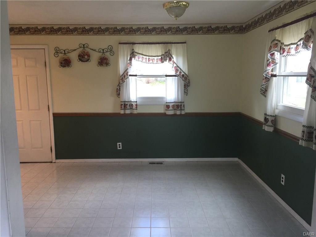 2837 Blackhawk Rd, Dayton, OH 45420 photo 6