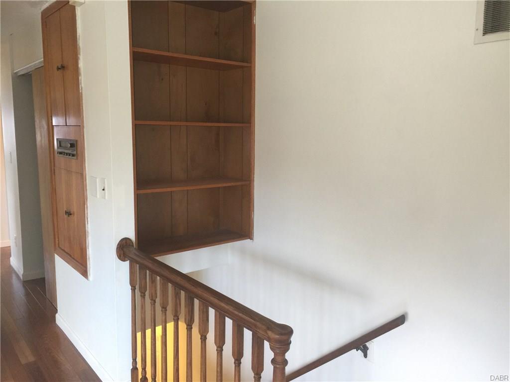 2837 Blackhawk Rd, Dayton, OH 45420 photo 9