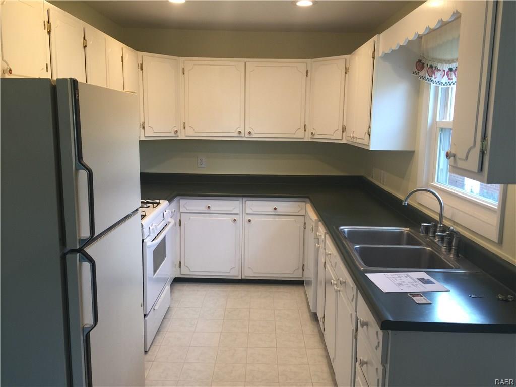 2837 Blackhawk Rd, Dayton, OH 45420 photo 4