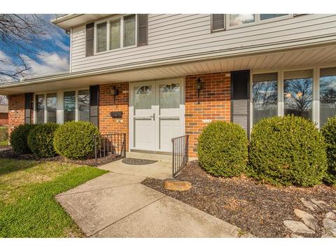 5325 Polen Cir, Dayton, OH 45440 photo 2