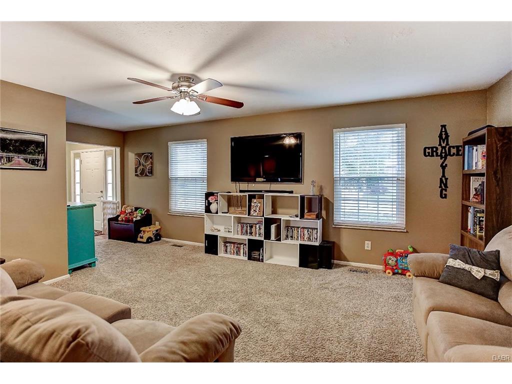 9911 Redbarn Trl, Dayton, OH 45458 photo 5