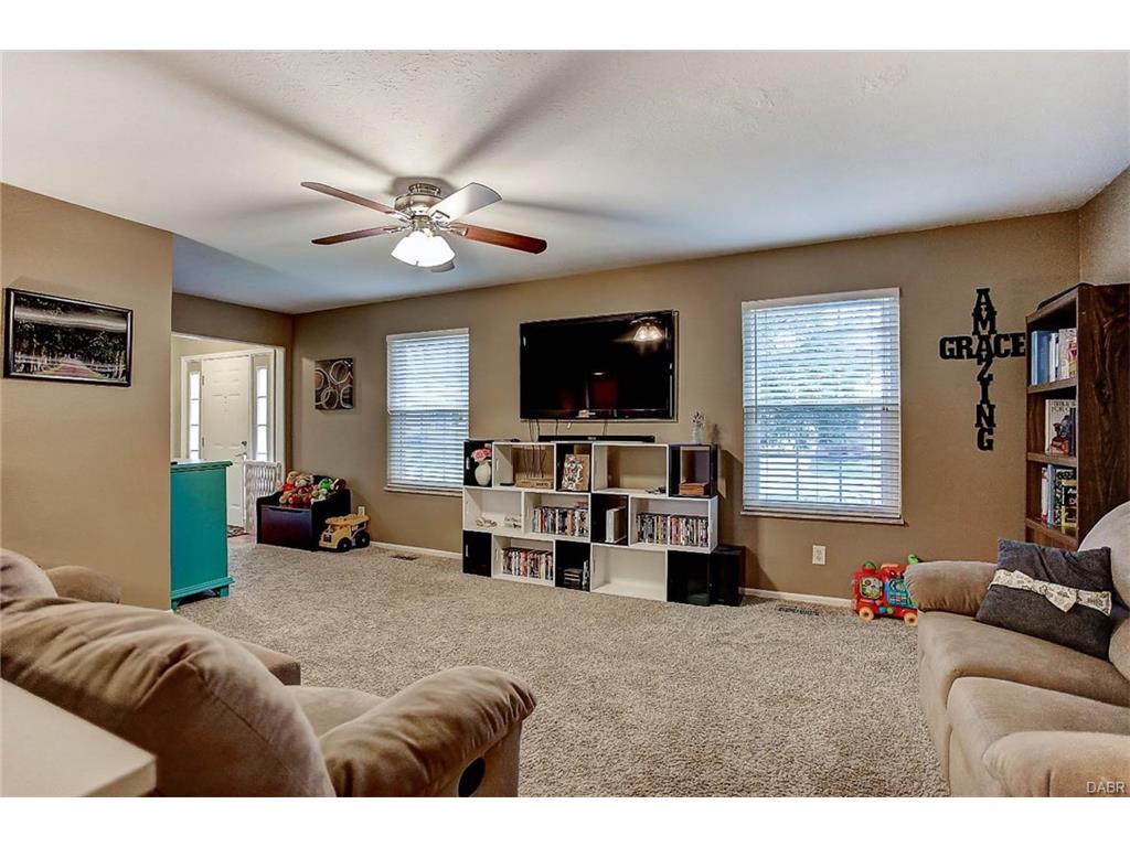 9911 Redbarn Trl, Dayton, OH 45458 photo 7