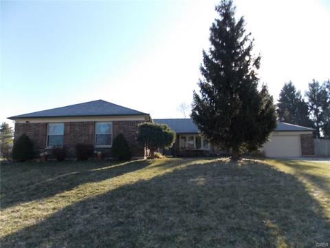 6060 Rangeview Dr, Dayton, OH 45415 photo 1