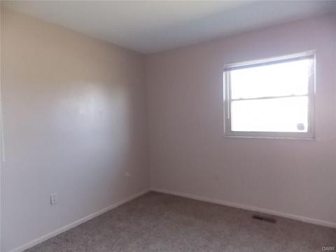 6060 Rangeview Dr, Dayton, OH 45415 photo 17