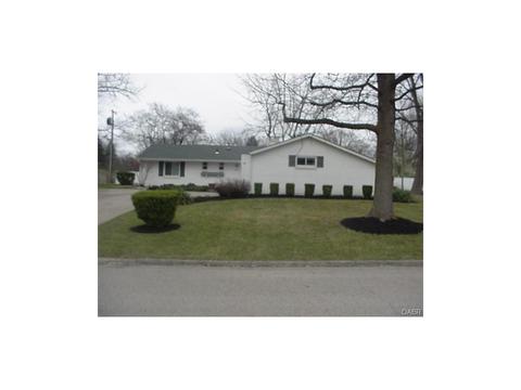 4904 Arrowhead Dr, Dayton, OH 45440 photo 2