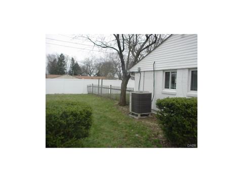 4904 Arrowhead Dr, Dayton, OH 45440 photo 4