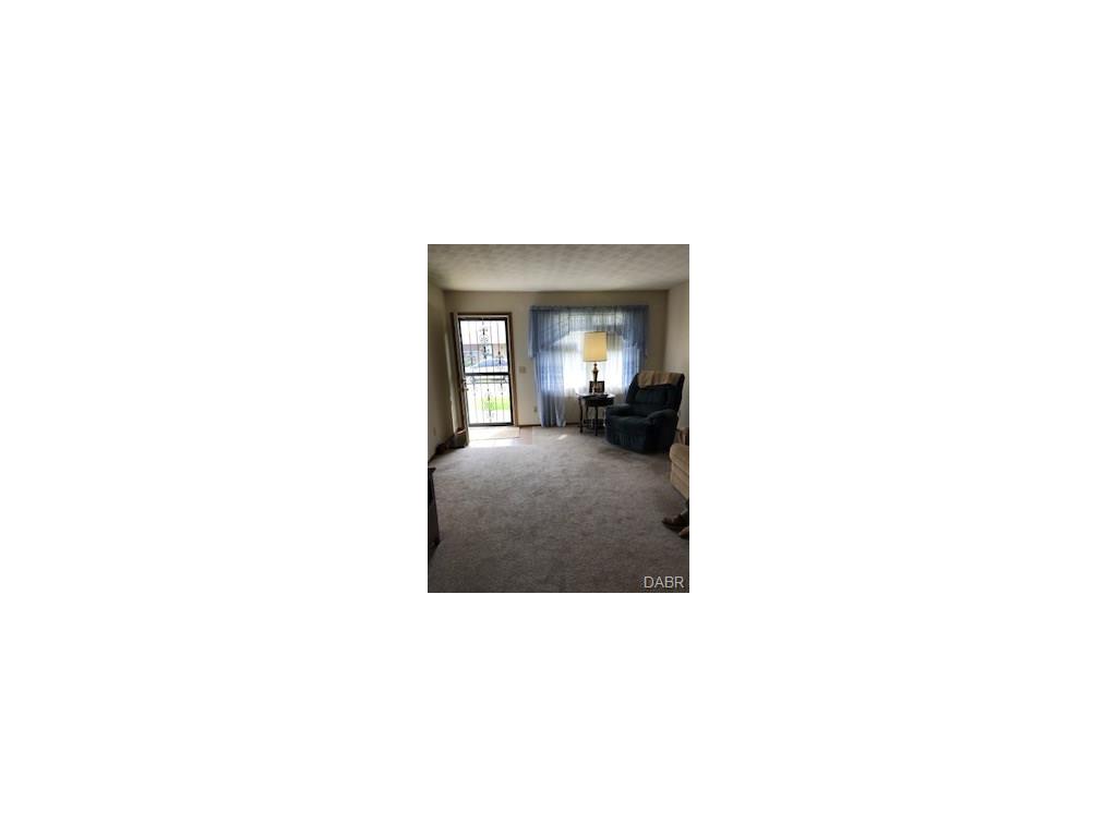 4825 E Brannan Dr, Springfield, OH 45502 photo 3