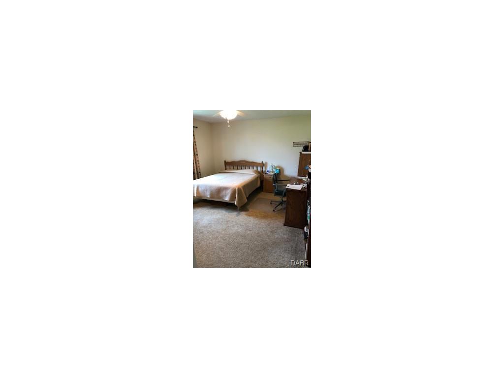 4825 E Brannan Dr, Springfield, OH 45502 photo 8