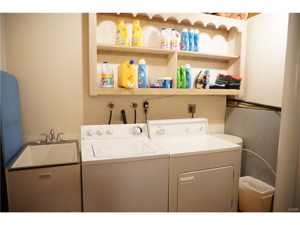 1399 Ambridge Rd, Dayton, OH 45459 photo 32