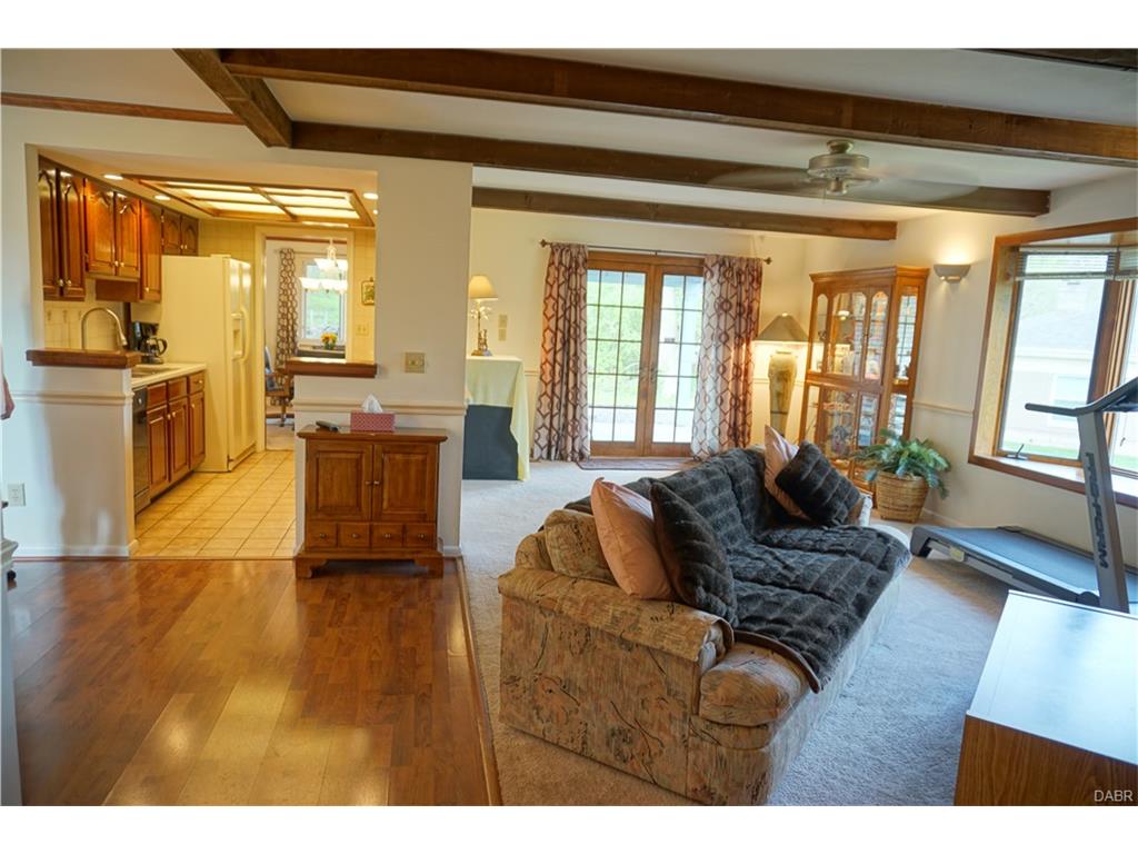 1399 Ambridge Rd, Dayton, OH 45459 photo 3
