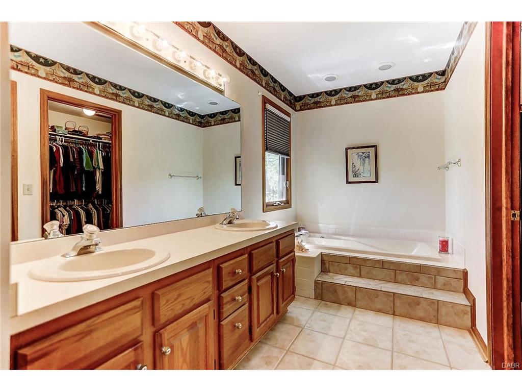 877 Wind Forest Dr, Springboro, OH 45066 photo 21