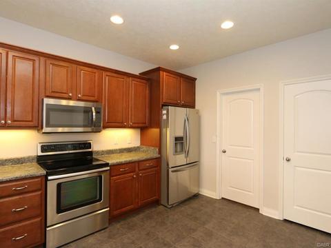 641 Mackenzie Ct, Dayton, OH 45458 photo 23