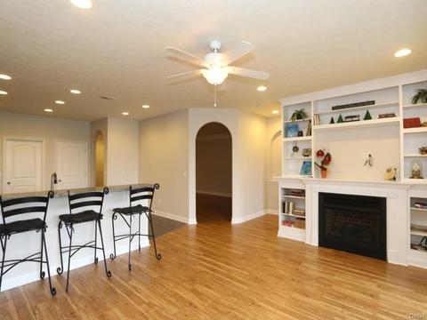 641 Mackenzie Ct, Dayton, OH 45458 photo 6