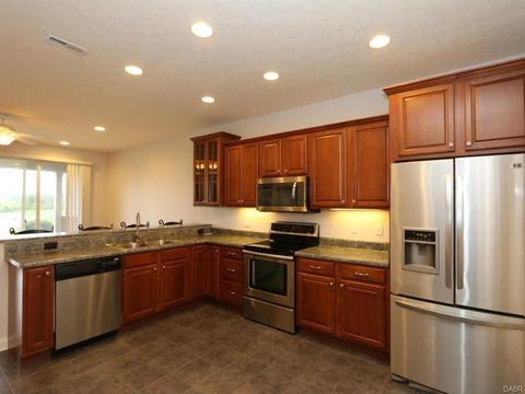 641 Mackenzie Ct, Dayton, OH 45458 photo 9