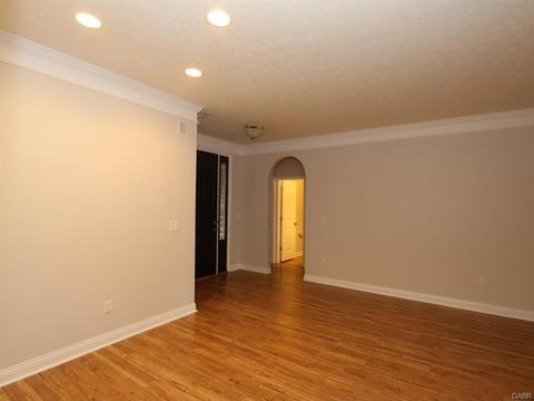 641 Mackenzie Ct, Dayton, OH 45458 photo 8
