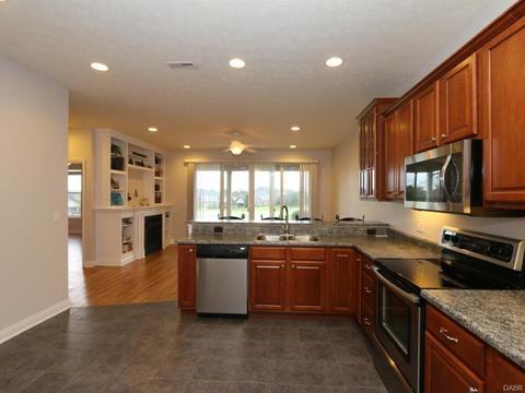 641 Mackenzie Ct, Dayton, OH 45458 photo 10