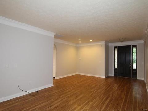 641 Mackenzie Ct, Dayton, OH 45458 photo 4