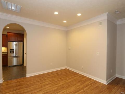 641 Mackenzie Ct, Dayton, OH 45458 photo 7