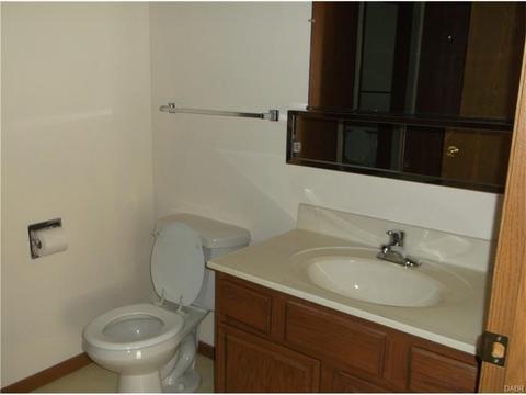 4242 Midfield St, Springfield, OH 45503 photo 6