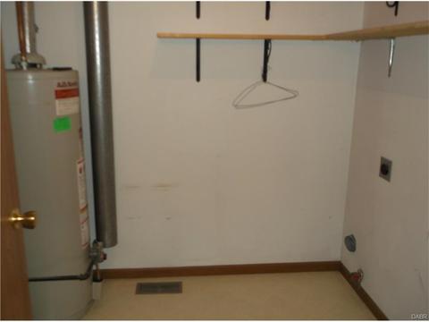 4242 Midfield St, Springfield, OH 45503 photo 9