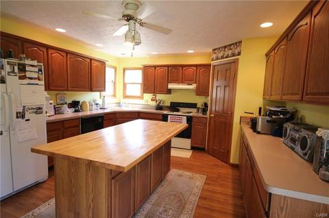 3854 Malaga Cir, Springfield, OH 45502 photo 5