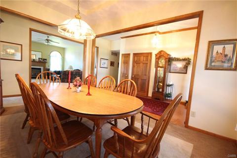 3854 Malaga Cir, Springfield, OH 45502 photo 11