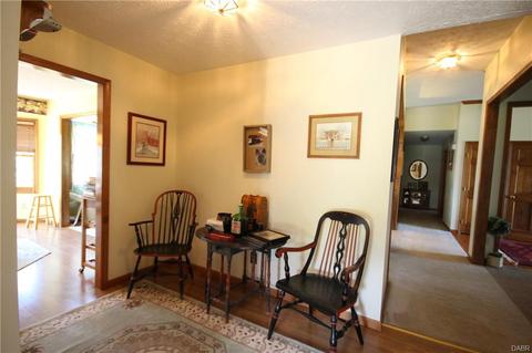 3854 Malaga Cir, Springfield, OH 45502 photo 4