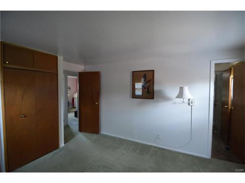 6743 Emerald Ave, Enon Vlg, OH 45323 photo 12