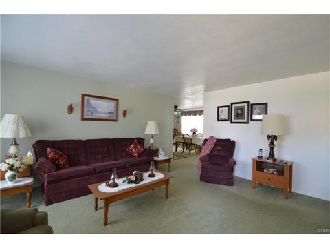 6743 Emerald Ave, Enon Vlg, OH 45323 photo 4