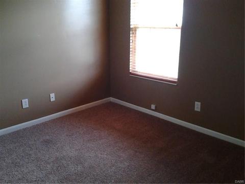 1126 Mistygate Dr, Fairborn, OH 45324 photo 16