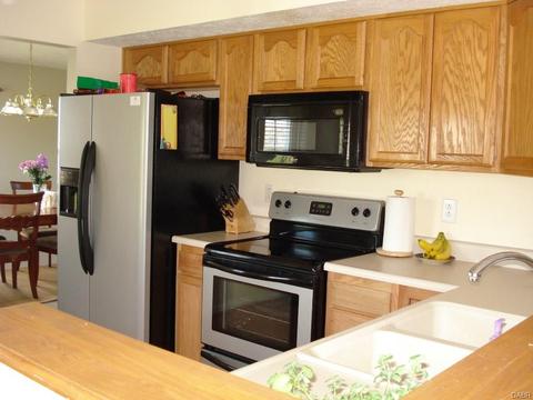 1126 Mistygate Dr, Fairborn, OH 45324 photo 5