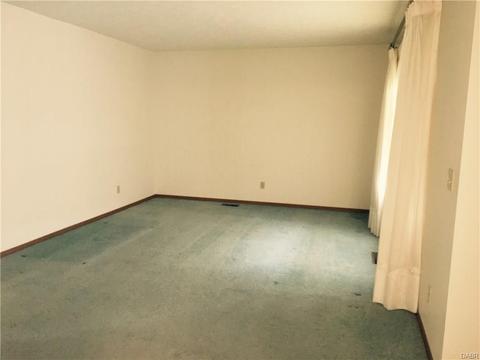 1044 Bradford Dr, Springfield, OH 45503 photo 6