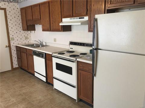 1044 Bradford Dr, Springfield, OH 45503 photo 4