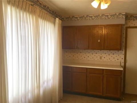 1044 Bradford Dr, Springfield, OH 45503 photo 5