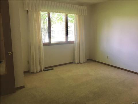 1044 Bradford Dr, Springfield, OH 45503 photo 7