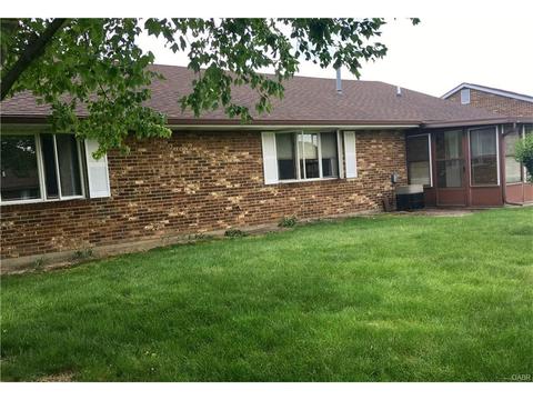 1044 Bradford Dr, Springfield, OH 45503 photo 3