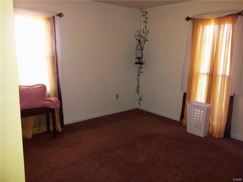 15 Davis Ave, Enon Vlg, OH 45323 photo 4