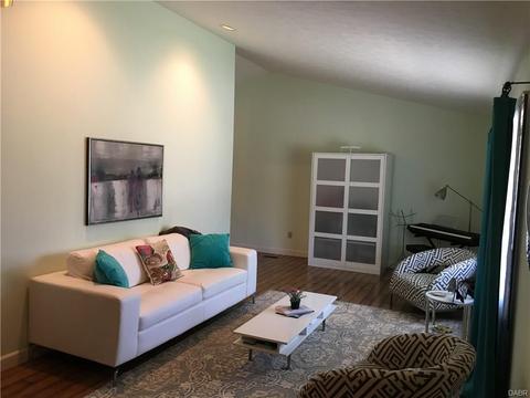 20 Jacamar Ct, Springboro, OH 45066 photo 2