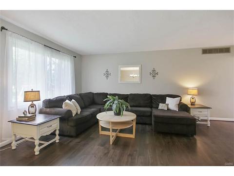 9903 Redbarn Trl, Dayton, OH 45458 photo 1