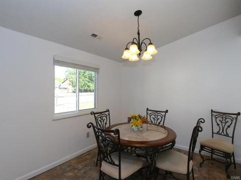 970 Willow Ct, Fairborn, OH 45324 photo 5
