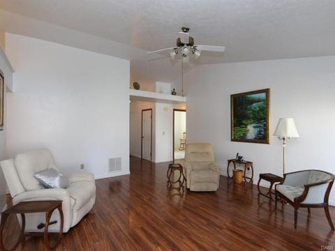 970 Willow Ct, Fairborn, OH 45324 photo 4