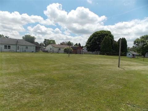 3116 Vineyard St, Springfield, OH 45503 photo 2