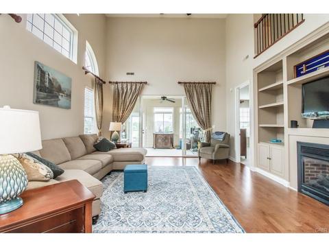 721 Mackenzie Ct, Dayton, OH 45458 photo 4