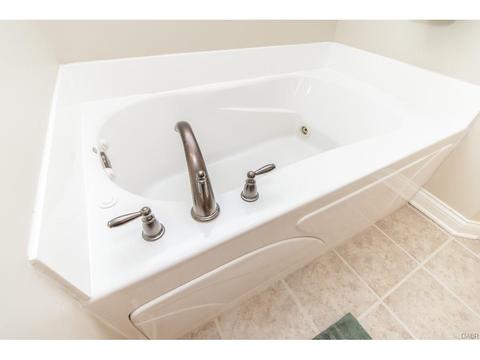 721 Mackenzie Ct, Dayton, OH 45458 photo 24
