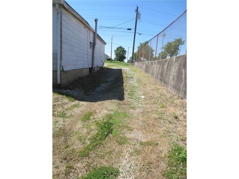 815 E 2nd St, Franklin, OH 45005 photo 4
