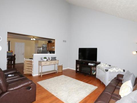 8906 Woolstone Ct, Maineville, OH 45039 photo 4