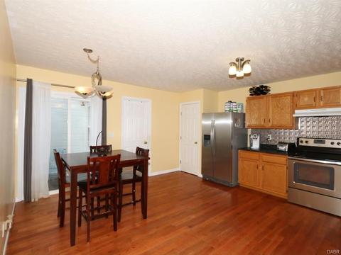 8906 Woolstone Ct, Maineville, OH 45039 photo 6