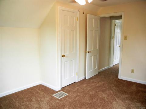 2143 E Bataan Dr, Dayton, OH 45420 photo 26