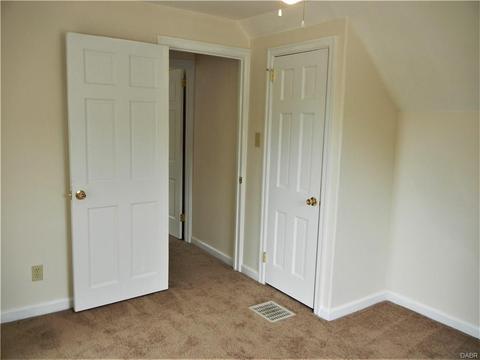 2143 E Bataan Dr, Dayton, OH 45420 photo 29