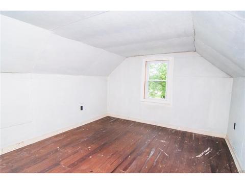 402 E South St, Gratis, OH 45330 photo 9